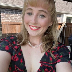 Meet your Posher, Hayley